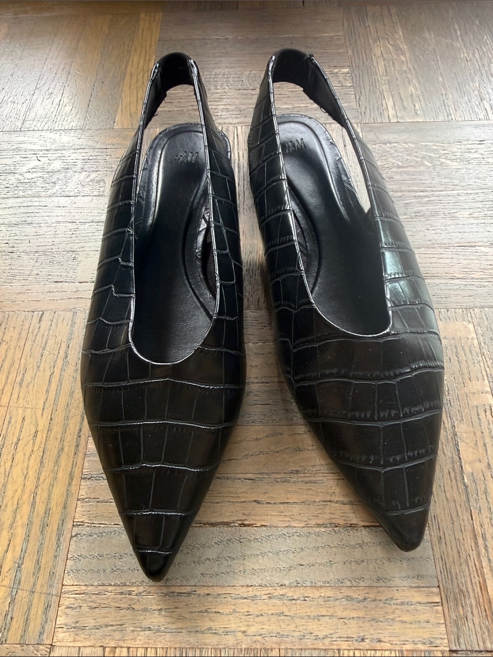 H&M Black Croc-Embossed Pointed Slingback Flats